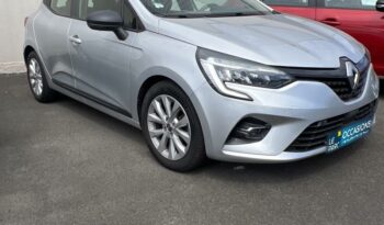 Image illustrative Berline occasion climatisation gris platine Reunion à saisir.