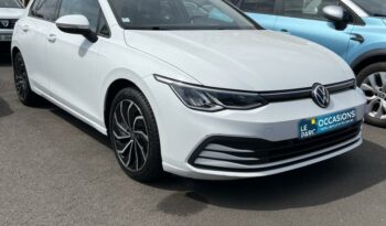 Image illustrative Berline occasion climatisation blanc pur Reunion à saisir.