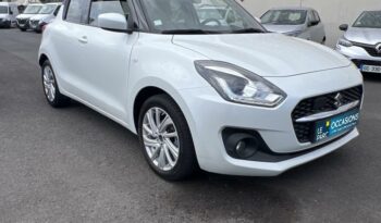 Image illustrative Berline occasion climatisation pure white pearl métallisé Reunion à saisir.