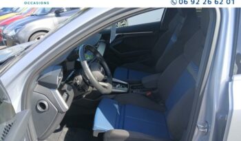 Image illustrative Berline occasion climatisation argent fleuret métallisé Reunion à saisir.