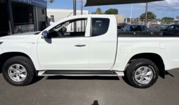 L200 occasion Reunion 2.2 di-d 150ch club cab  invite, modèle 2021 à vendre.