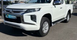 MITSUBISHI L200 2.2 DI-D 150ch Club Cab  Invite