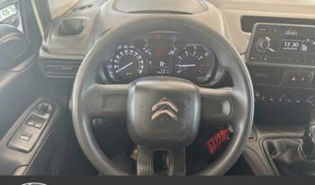 Occasion 974 : Découvrez la version xl 950kg bluehdi 100 s&s driver Citroen 2021, Reunion.