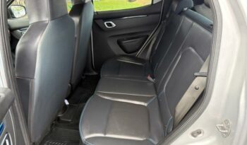 Image illustrative S.u.v. occasion climatisation gris eclair métallisé Reunion à saisir.