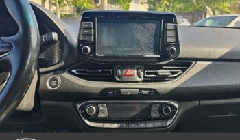 Photo I30 occasion 1.6 crdi 136ch n line dct-7 ile Reunion.