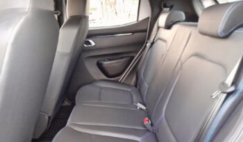 Image illustrative S.u.v. occasion climatisation gris eclair métallisé Reunion à saisir.