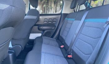 Image illustrative Berline occasion climatisation spring blue (m) - blanc opale Reunion à saisir.