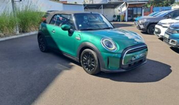 Image illustrative Cabriolet occasion climatisation british racing green Reunion à saisir.