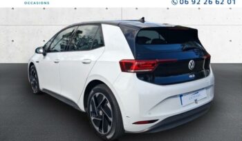 Occasion à vendre : Volkswagen voiture blanc glacier métal/toit/hayon noir electrique 150ch pure performance 45 kwh Reunion