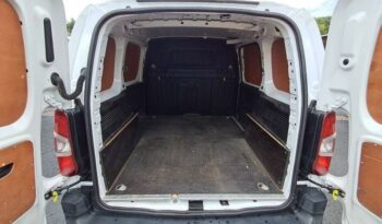 Occasion 974 : Découvrez la version m 650kg bluehdi 100 s&s club Citroen 2022, Reunion.