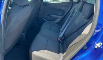 Image illustrative Berline occasion climatisation bleu iron Reunion à saisir.