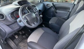 Occasion à vendre : Renault voiture blanc minéral diesel 1.5 blue dci 80ch générique 5cv Reunion