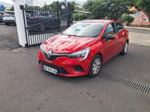 Vente Renault Clio 1.0 tce 90ch essentiel Leparc-gbh Comptoir Des Isles, La Reunion.