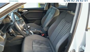 Image illustrative Berline occasion climatisation blanc glacier métallisé Reunion à saisir.