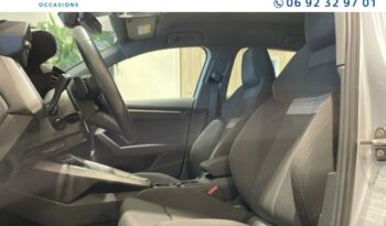 Image illustrative Berline occasion climatisation argent fleuret métallisé Reunion à saisir.