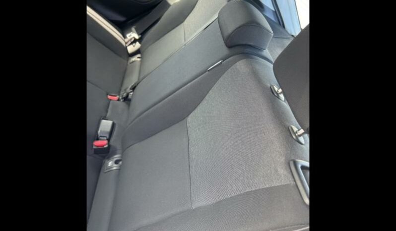 TOYOTA Yaris 116h MINIUM 5p complet