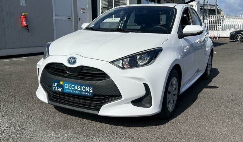 Vente Toyota Yaris 116h minium 5p Leparc-gbh Comptoir Des Isles, La Reunion.