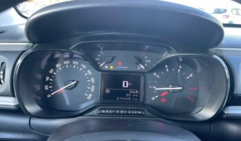 Occasion à prix réduit chez Renault-renault Saint Pierre : Vente berline 2022, berline à La Reunion.