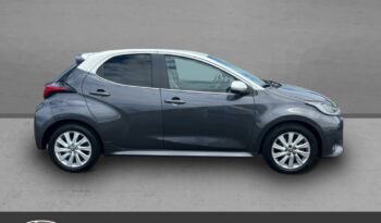 Occasion à vendre : Toyota voiture gris atlas métallisé essence 120 vvt-i dynamic 5p my22 Reunion