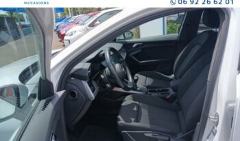 Image illustrative Berline occasion climatisation blanc glacier métallisé Reunion à saisir.