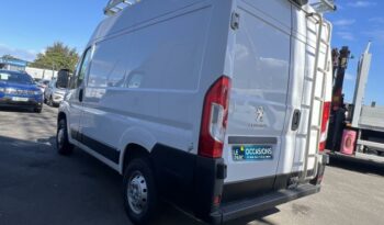 Occasion à vendre : Peugeot voiture blanc icy diesel 330 l1h2 2.2 hdi 120ch Reunion