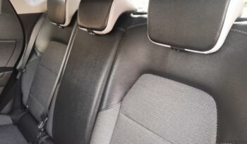 Image illustrative S.u.v. occasion climatisation rouge flamme/noir etoilé Reunion à saisir.