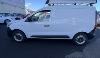 Express Van occasion Reunion 1.5 blue dci 95ch, modèle 2022 à vendre.