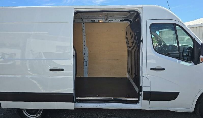 RENAULT Master Fg F3300 L2H2 2.3 Blue dCi 135ch Confort Euro6 complet