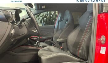 Image illustrative Berline occasion climatisation rouge velvet métal prm (color concept) Reunion à saisir.