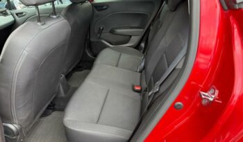 Image illustrative Berline occasion climatisation rouge flamme Reunion à saisir.