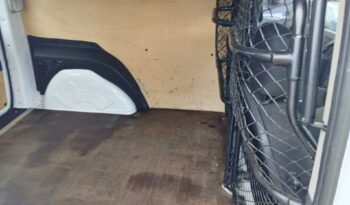 Image illustrative Fourgonnette occasion climatisation orange Reunion à saisir.