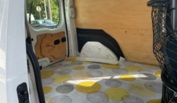 Image illustrative Ludospace occasion climatisation blanc minéral Reunion à saisir.