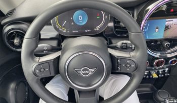 Occasion à prix réduit chez Renault-renault Saint Pierre : Vente berline 2022, berline à La Reunion.
