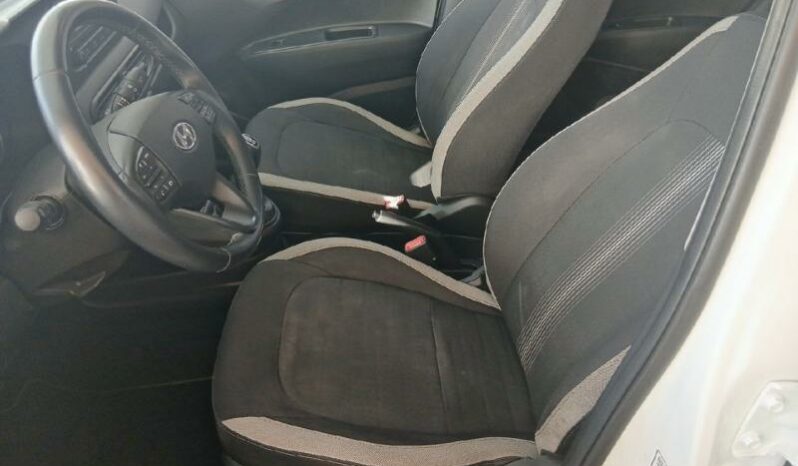 HYUNDAI i10 1.0 67ch ECO Initia complet