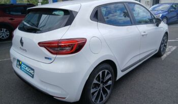 Photo Clio occasion 1.6 e-tech hybride 145ch evolution ile Reunion.