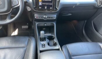 Reunion auto occasion Xc40 2022 t4 recharge 129 + 82ch plus dct 7 pas chère.