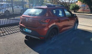 Reunion auto occasion Sandero 2022 1.0 tce 90ch stepway essential pas chère.