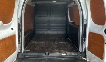 Occasion à vendre : Renault voiture blanc minéral diesel l1 1.5 blue dci 95ch grand confort - 22 Reunion