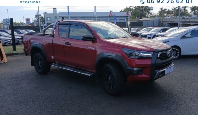 TOYOTA Hilux 2.8 D-4D X-Tra Cabine Lounge 4WD BVA RC21 complet