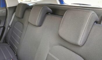 Image illustrative S.u.v. occasion climatisation bleu iron métallisé Reunion à saisir.