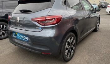 Reunion auto occasion Clio 2022 1.6 e-tech 140ch evo bva pas chère.