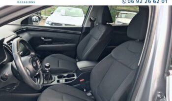 Image illustrative S.u.v. occasion climatisation shimmering silver métal Reunion à saisir.