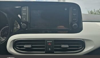 Image illustrative Berline occasion climatisation intense blue métal Reunion à saisir.