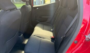 Image illustrative Berline occasion climatisation rouge flamme Reunion à saisir.