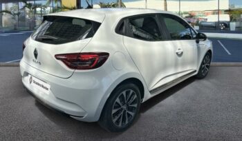 Clio occasion Reunion 1.5 blue dci 100ch evolution, modèle 2022 à vendre.