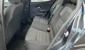 Image illustrative Berline occasion climatisation gris comète métallisé Reunion à saisir.