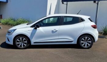 Clio occasion Reunion 1.5 blue dci 100ch carplay, modèle 2022 à vendre.