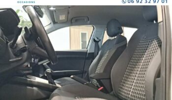 Image illustrative Berline occasion climatisation blanc glacier métallisé Reunion à saisir.