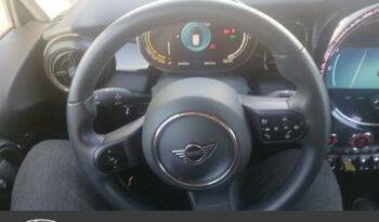 Image illustrative Berline occasion climatisation british racing green Reunion à saisir.