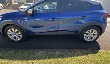 Captur occasion Reunion 1.6 e-tech hybride 145ch zen, modèle 2023 à vendre.